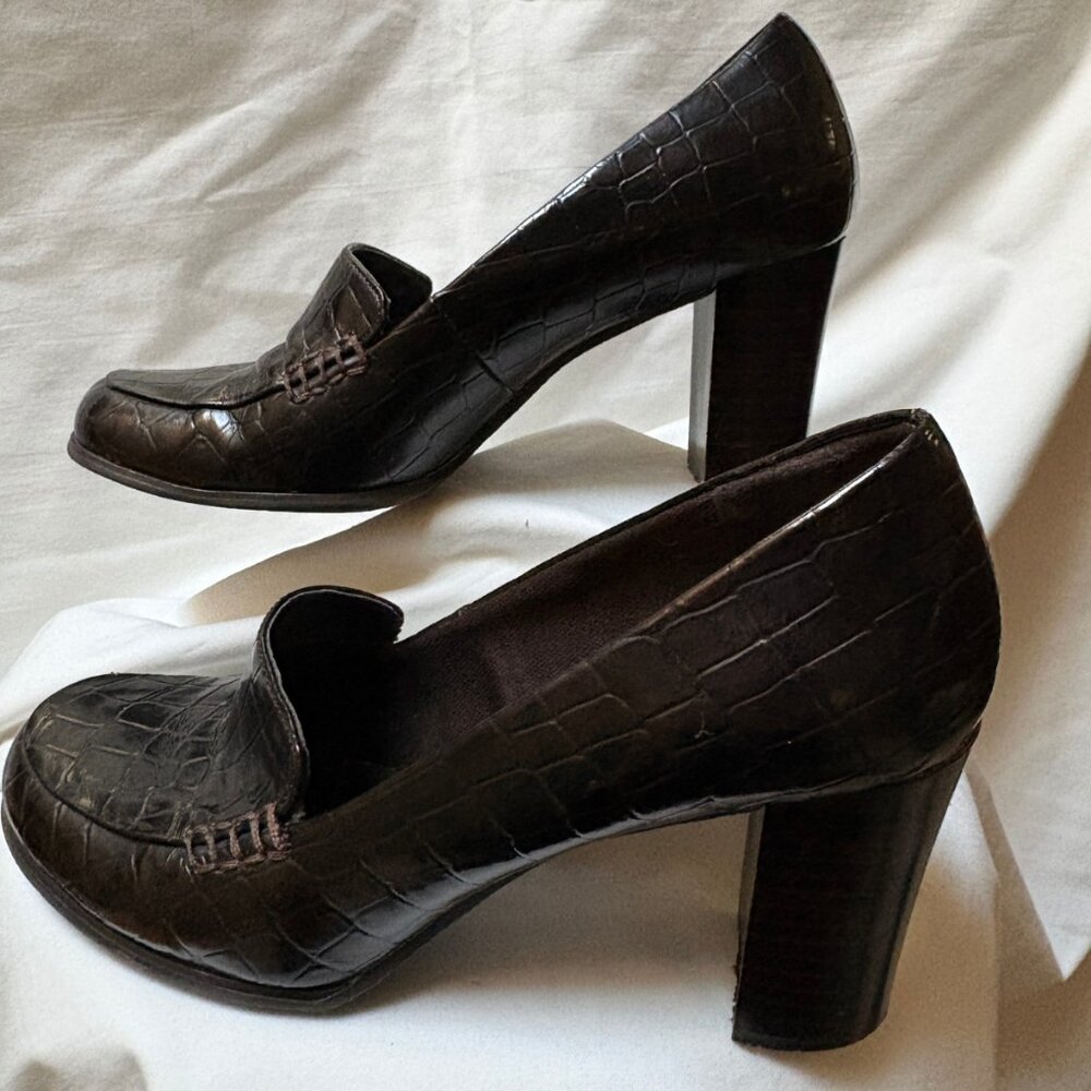 Claiborne Flex Croc-Embossed Heels – Size 6, Brown/Copper - Picture 3 of 8